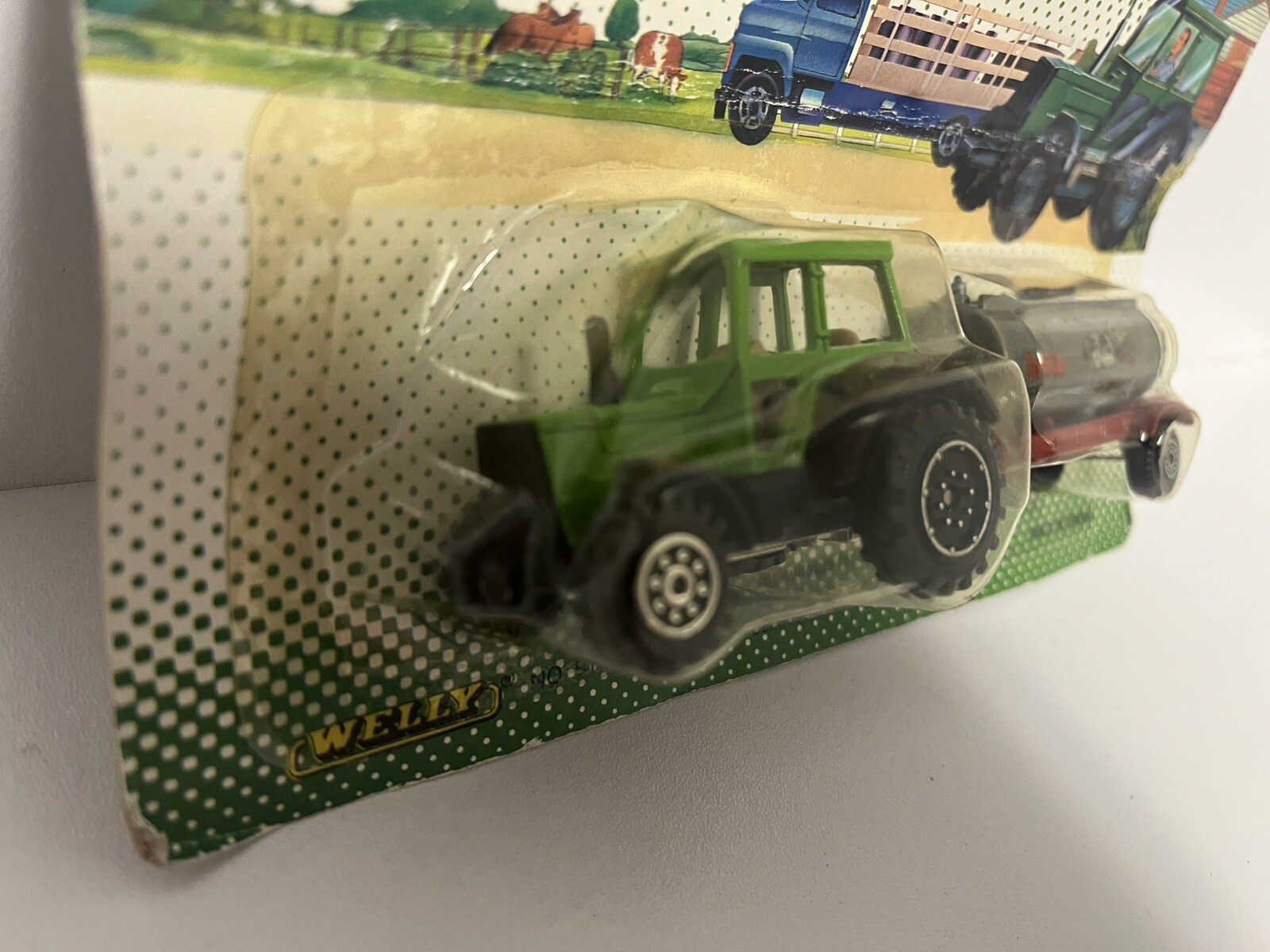 WELLY COUNTRY DEUTZ ALLIS GREEN TRACTOR AND MILK WAGON CART TANK SET 1/64 SCALE