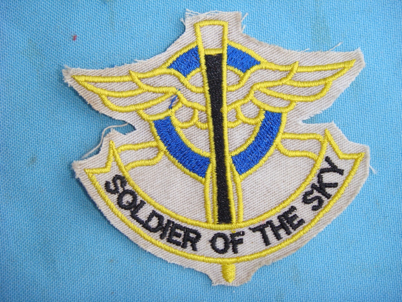 VIETNAM WAR PATCH, US 10th AVIATION BATTALION SOLDIER OF THE SKY