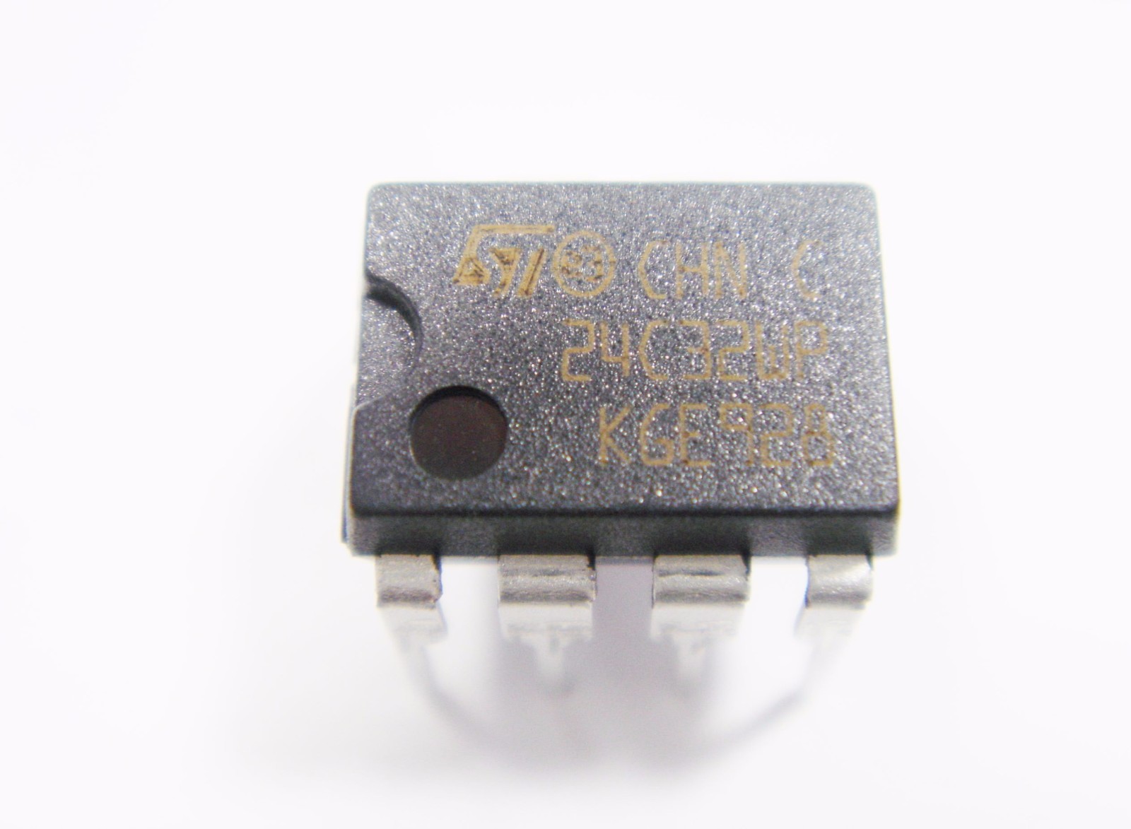 24C32 EEPROM 32KBIT I2C Serial DIL8 #AH61