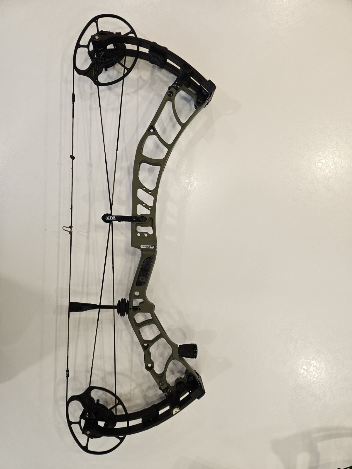 Elite Omnia Bow