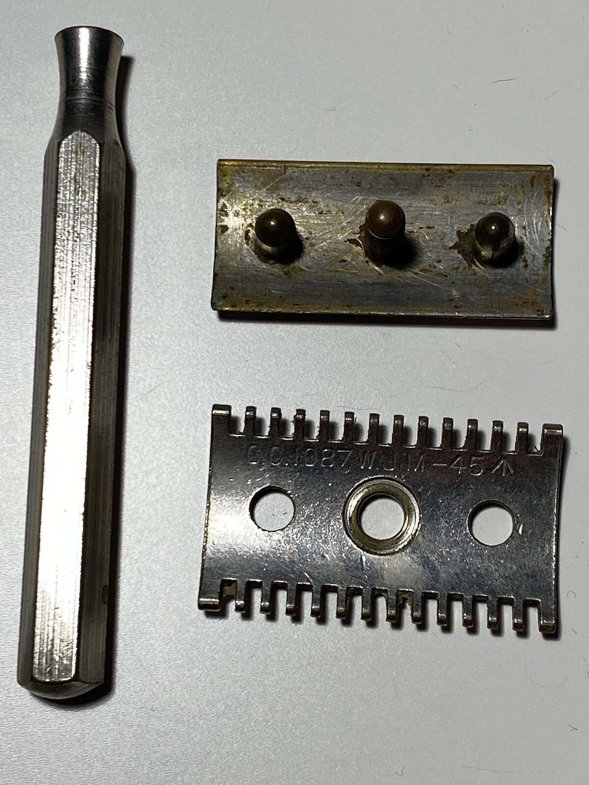 WW2 British military safety razor, Dated 1945, Original Item