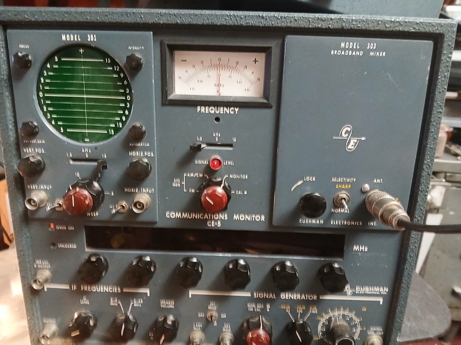 CUSHMAN COMMUNICATIONS MONITOR CE-5