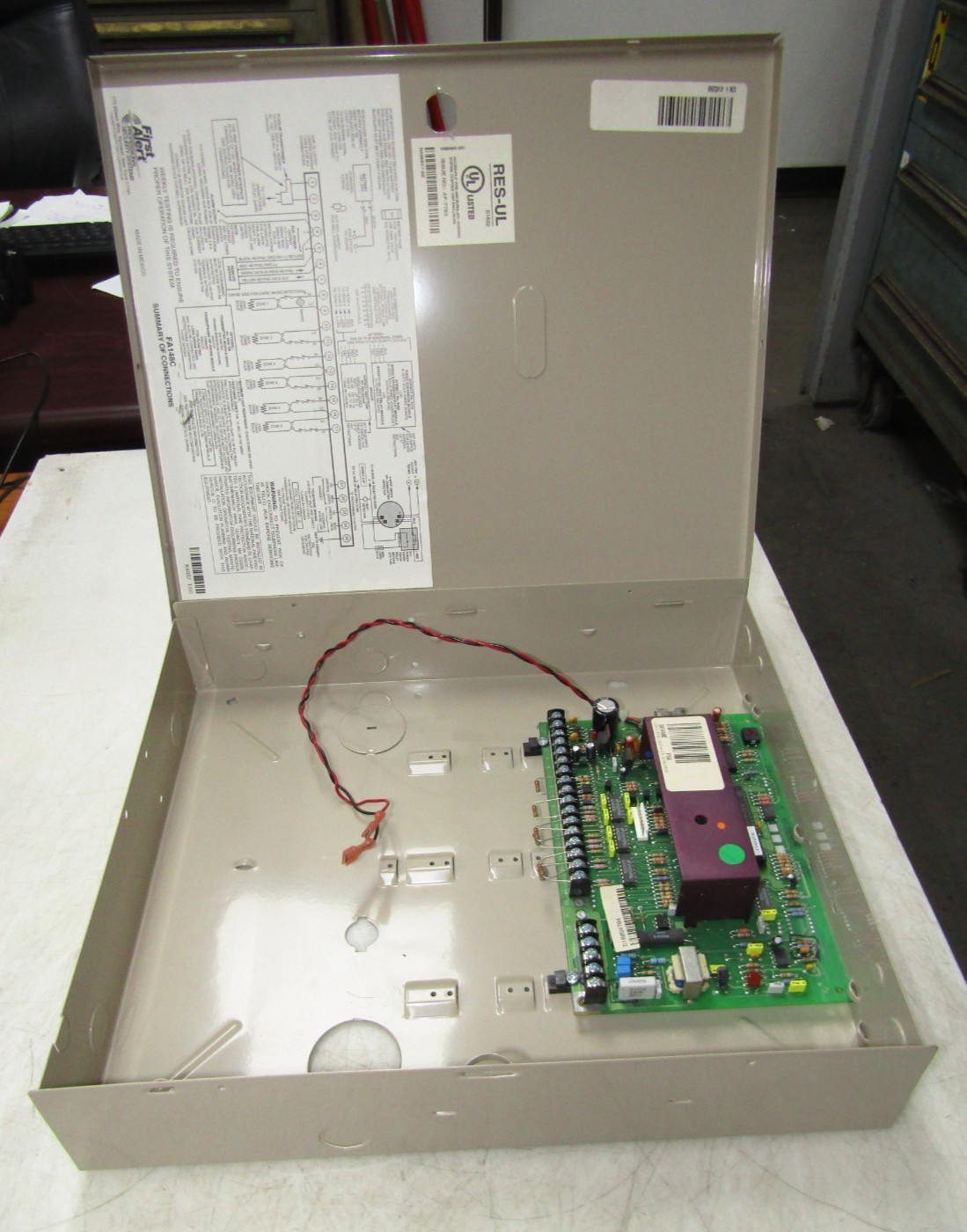 🙌FIRST ALERT VISTA-15 MICROS SECURITY CONTROL PANEL W/ ENCLOSURE FA148C -NO KEY