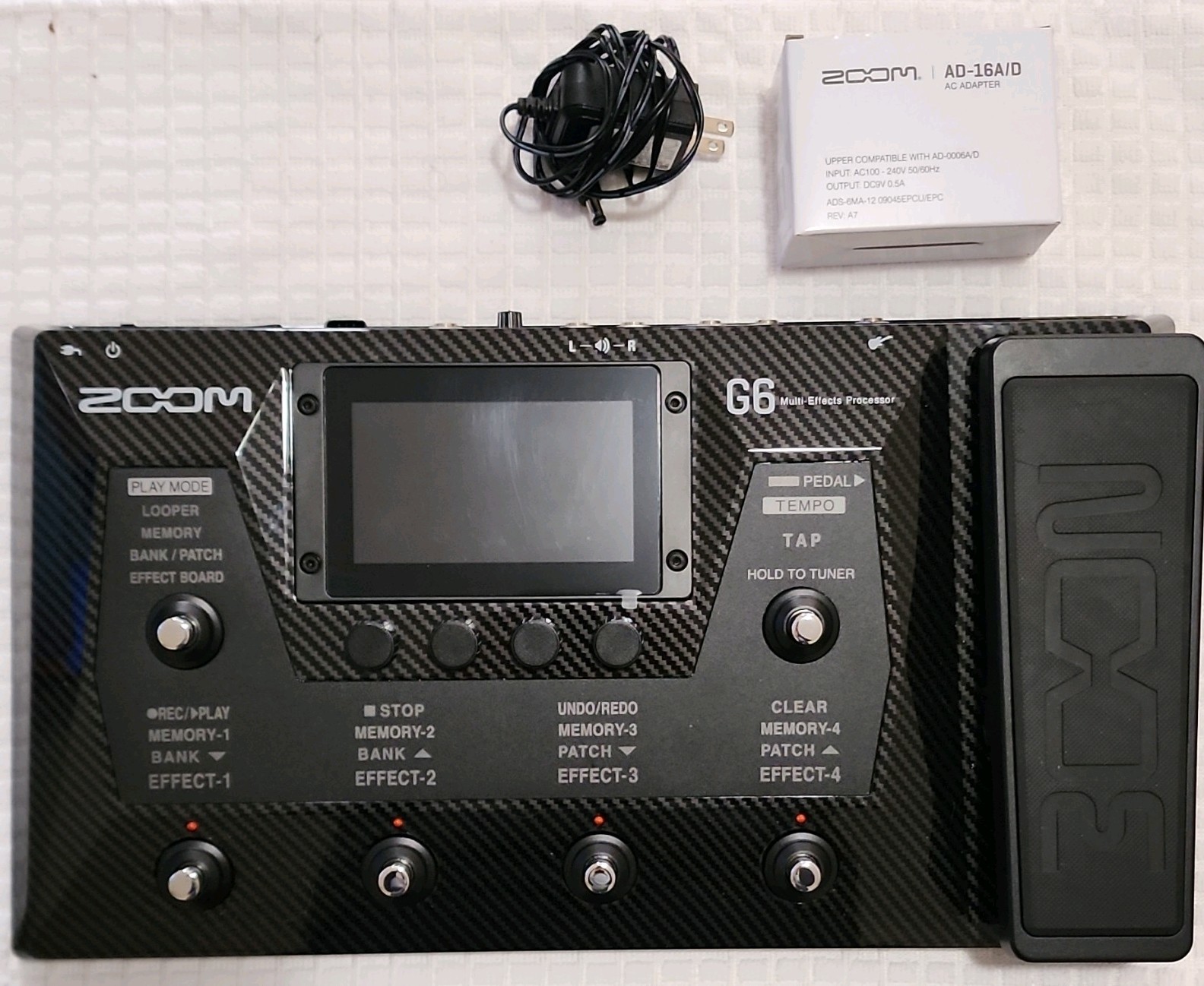 Zoom G6 Digital Multi-Effects Processor for Electric Guitar w/ AD-16A/D Adapter