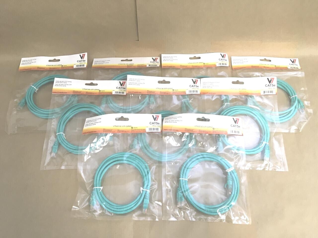 V7 RJ45 CAT-5e Patch Cable, Snagless Molded - 7 feet (green) V7N3C5E-07F-GRNS ✅