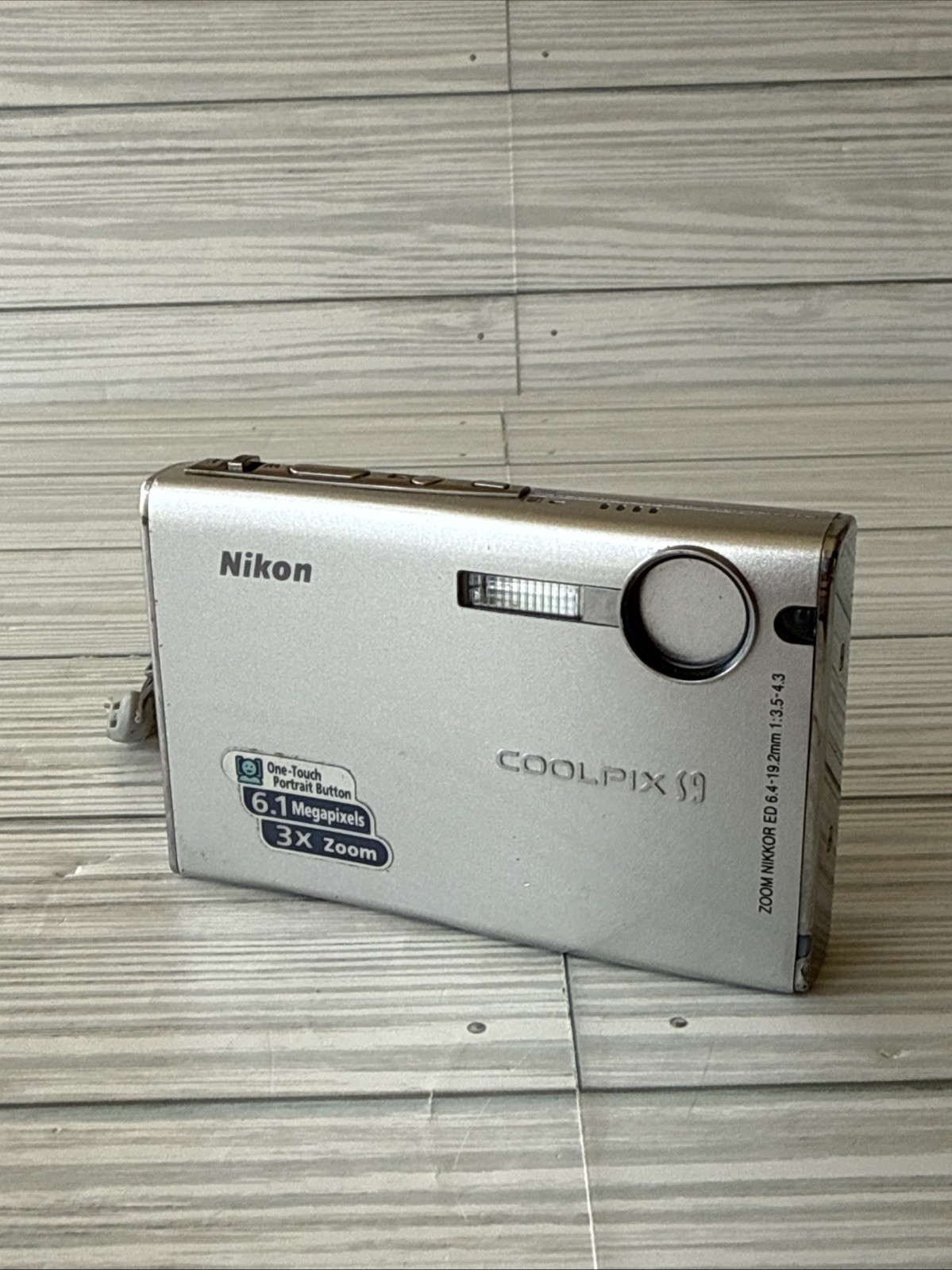 Nikon COOLPIX S9 6.1MP Digital Camera - Silver