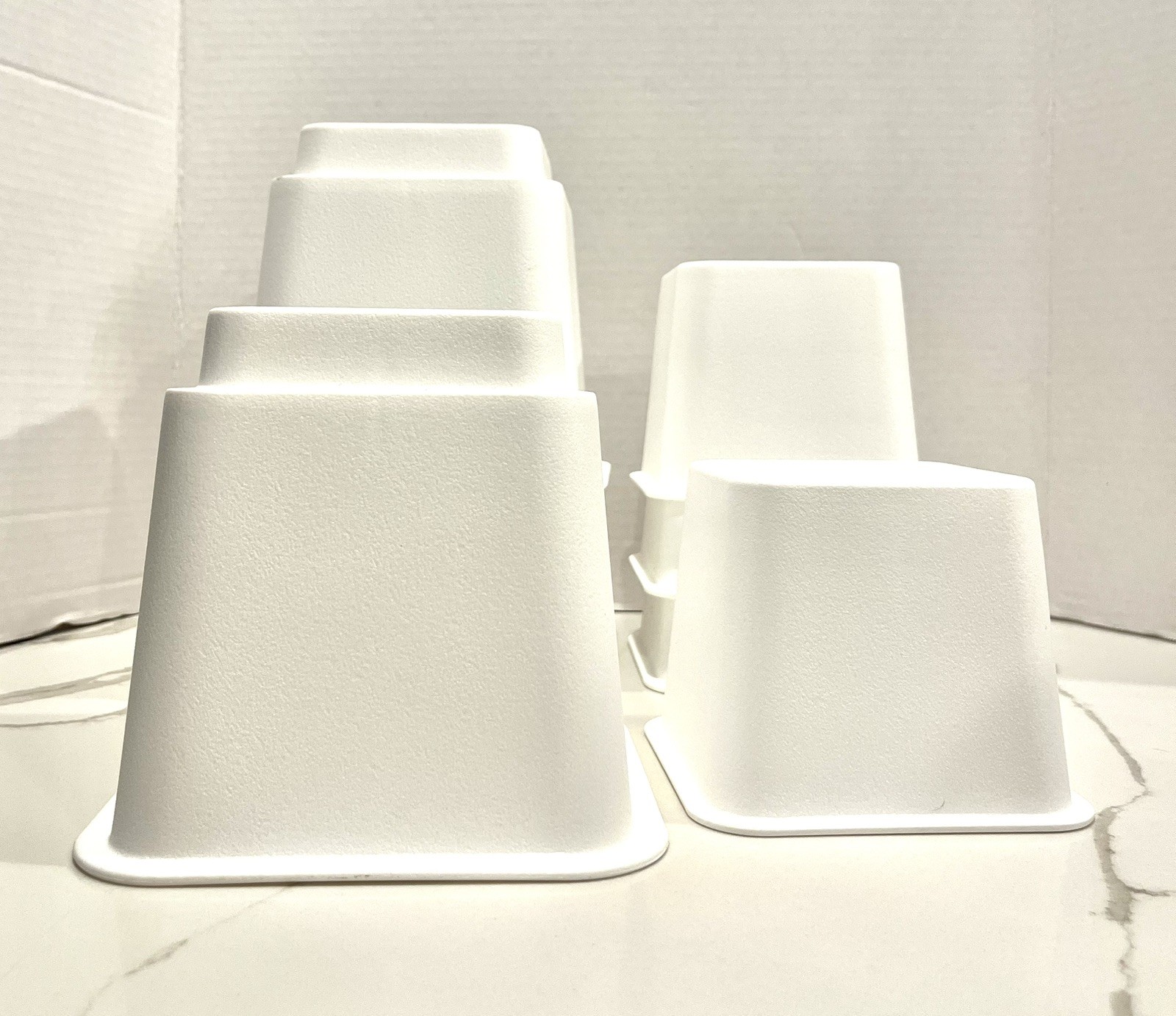 Utopia Bedding, Furniture Risers 8 Piece Adjustable 3”-8” Heavy  Duty  Open  Box