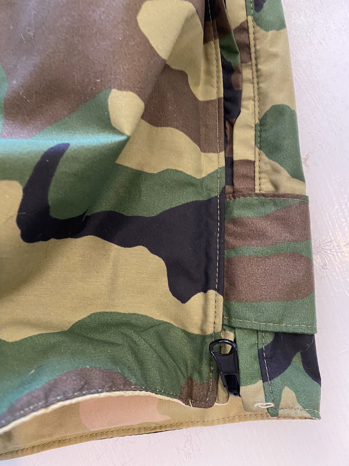 Men’s US Army Nylon Blend Reversible Camo Pants Size Large