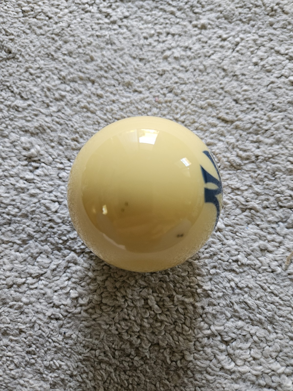 1980 White Pool Cue Ball New York Yankees Souvemir Cream Base Blue Logo