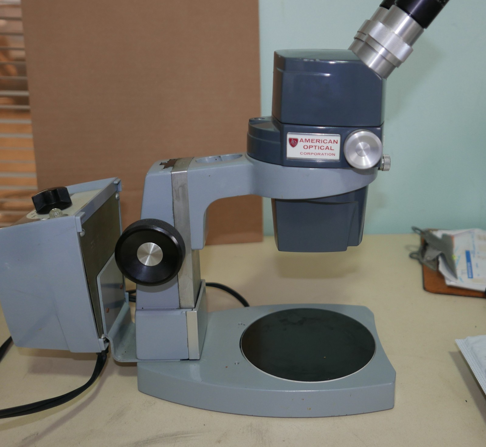 American Optical 569 Stereoscope  with 134 10x Eyes & 365 Power Supply #2