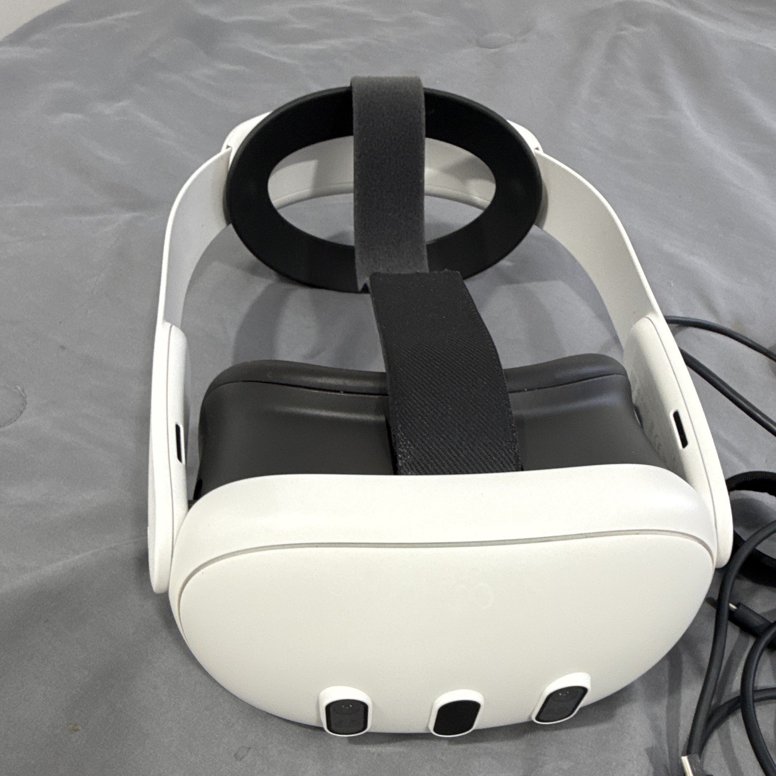 Meta Quest 3 Standalone VR Headset w/ Controllers + 3 VIVE Trackers