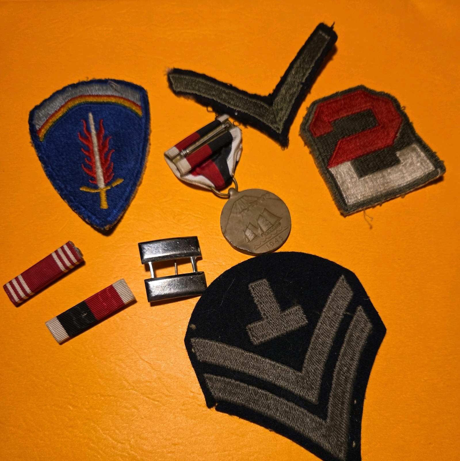 Lot of original WW2 Era Medal,Uniform Patches and pins