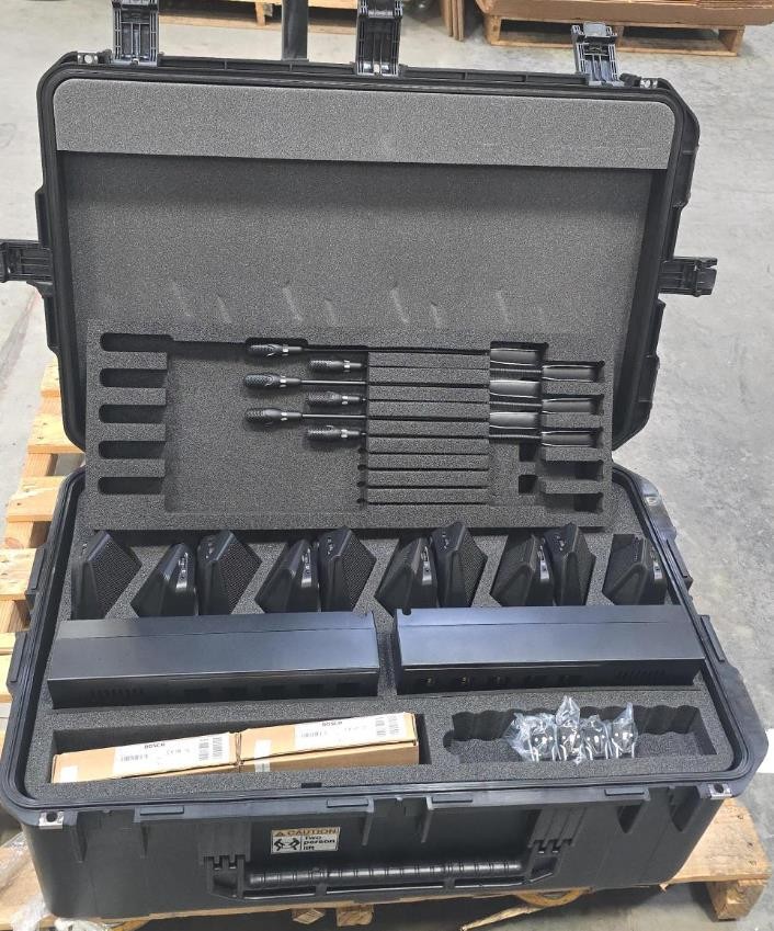 BOSCH FLIGHT CASE - DICENTIS Wireless Device w/Chargers Mics & Stem Mic Open Box