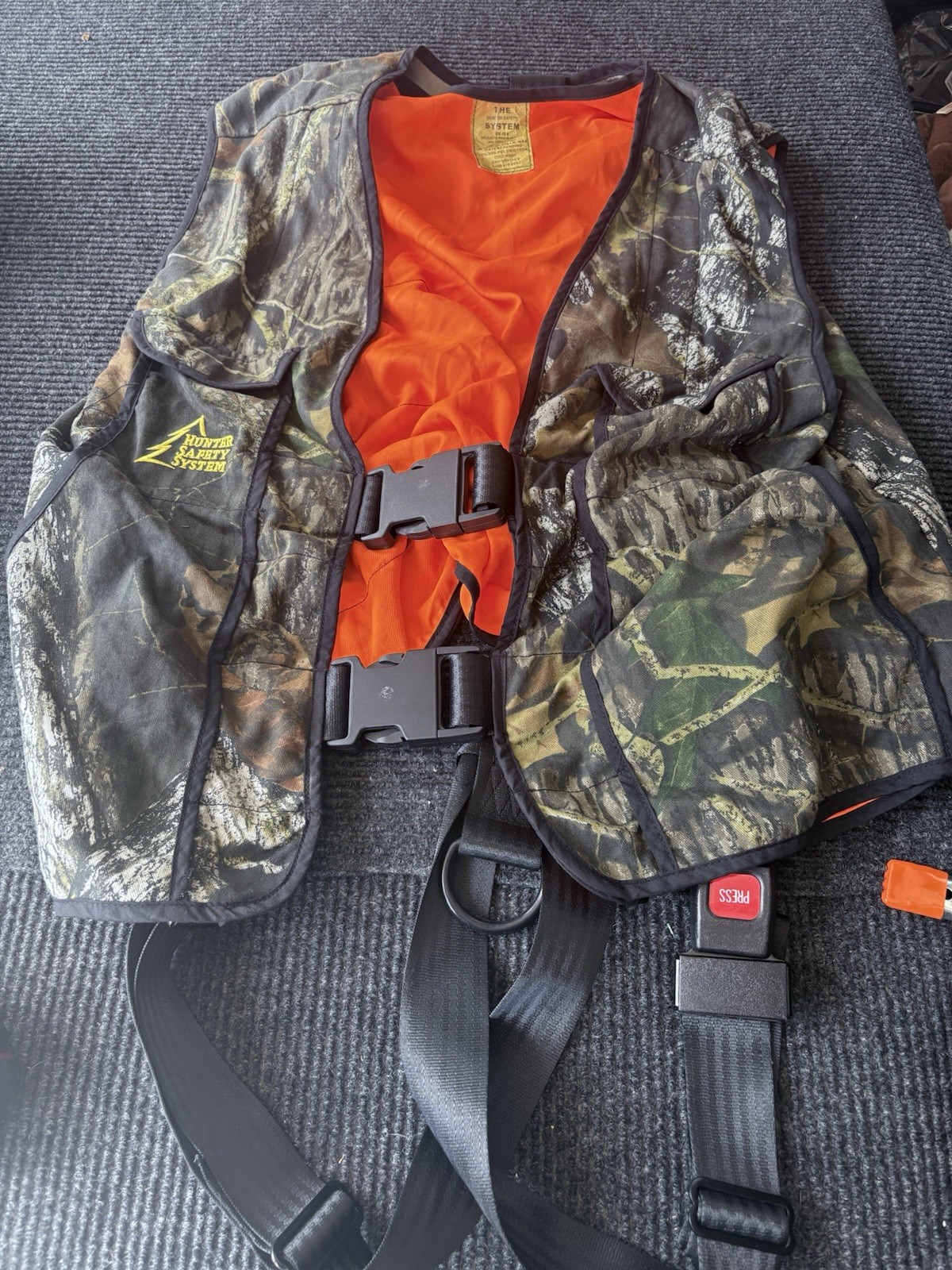 Hunter Safety System Harness Vest 2X-3X RealTree Break Up Orange Camo 275bs Max