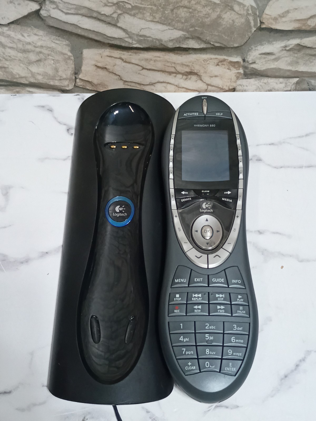 Logitech Harmony 880 Universal Remote Control w/ Charging Dock