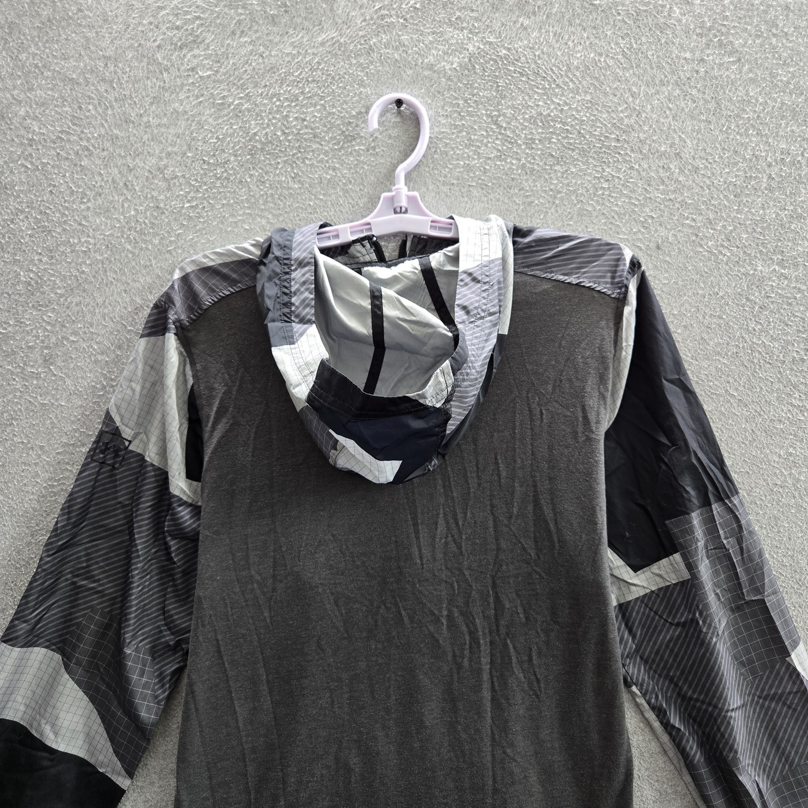 Under Armour Men Jacket SMALL Gray Geometric Activewear Anorak Fitted