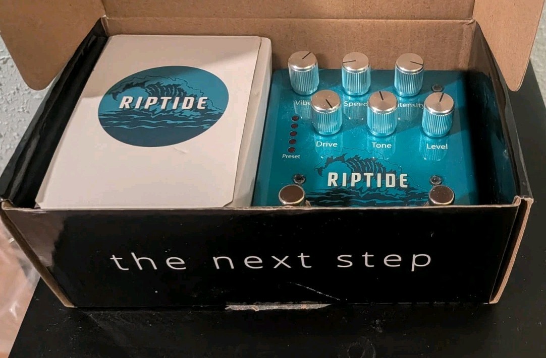 Eventide Riptide Stereo Overdrive and Vibrato Uni-Vibe Effects Pedal