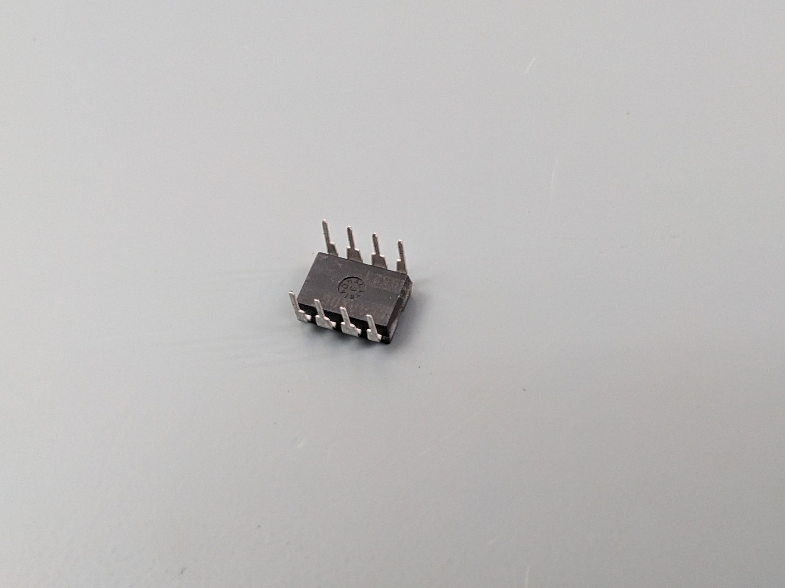 Maxim MAX1044 Switched-Capactior Voltage Converter IC