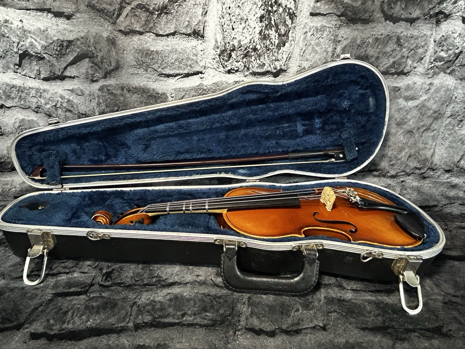 Glaesel V130 Violin  W/ Bow & Hard Case 1993