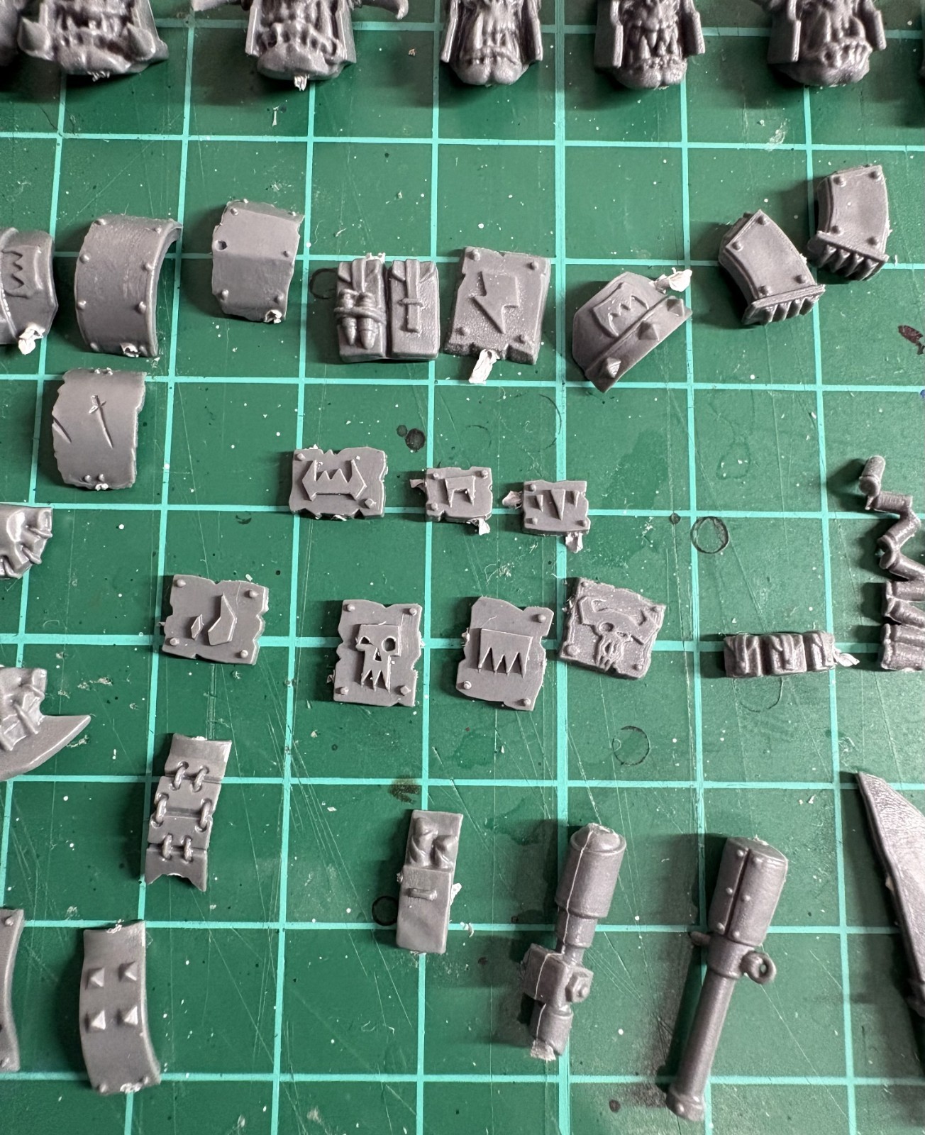 Warhammer 40K Orks Mega Bits Lot| Heads Weapons & Accessories Bundle | Kitbash