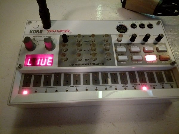 KORG Volca Sample Digital Sampler Sequencer for Live Beat Making Japan Fast Ship
