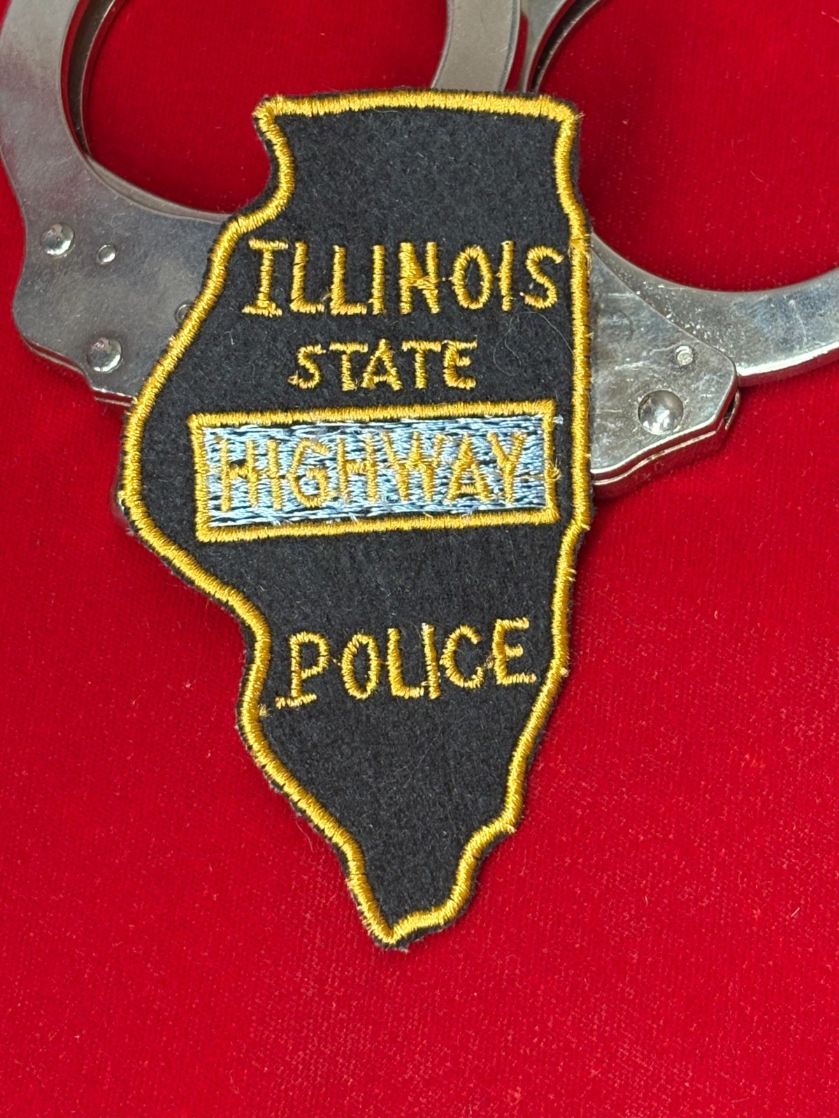 "ILLINOIS STATE HIGHWAY POLICE" SEW-ON SHOULDER PATCH, (UNUSED, NEVER SEWN)