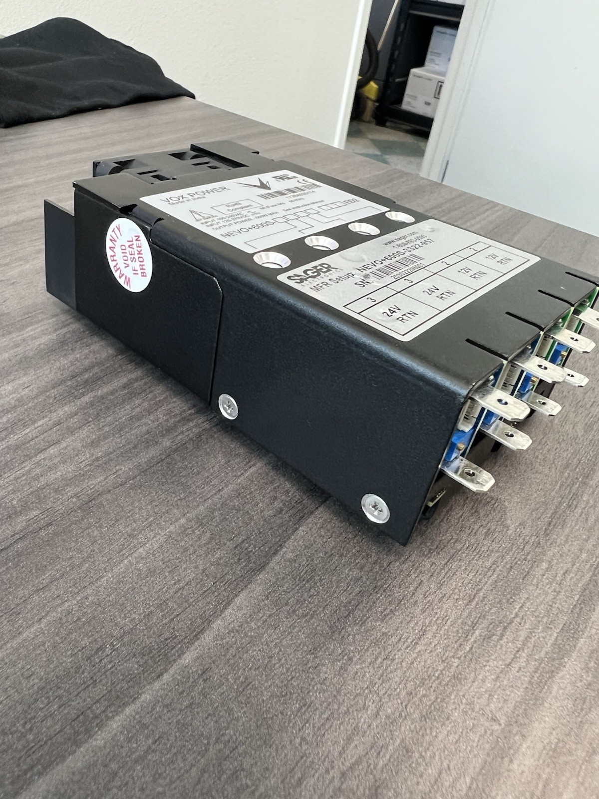 VOX NEVO+600S Configurable Power Supply