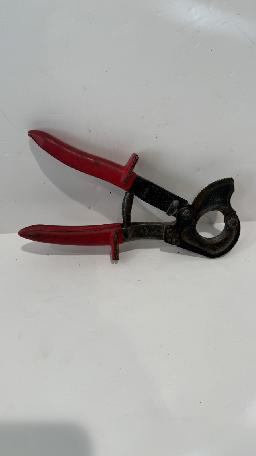 KLEIN Tools 63060 Ratcheting Cable Cutter