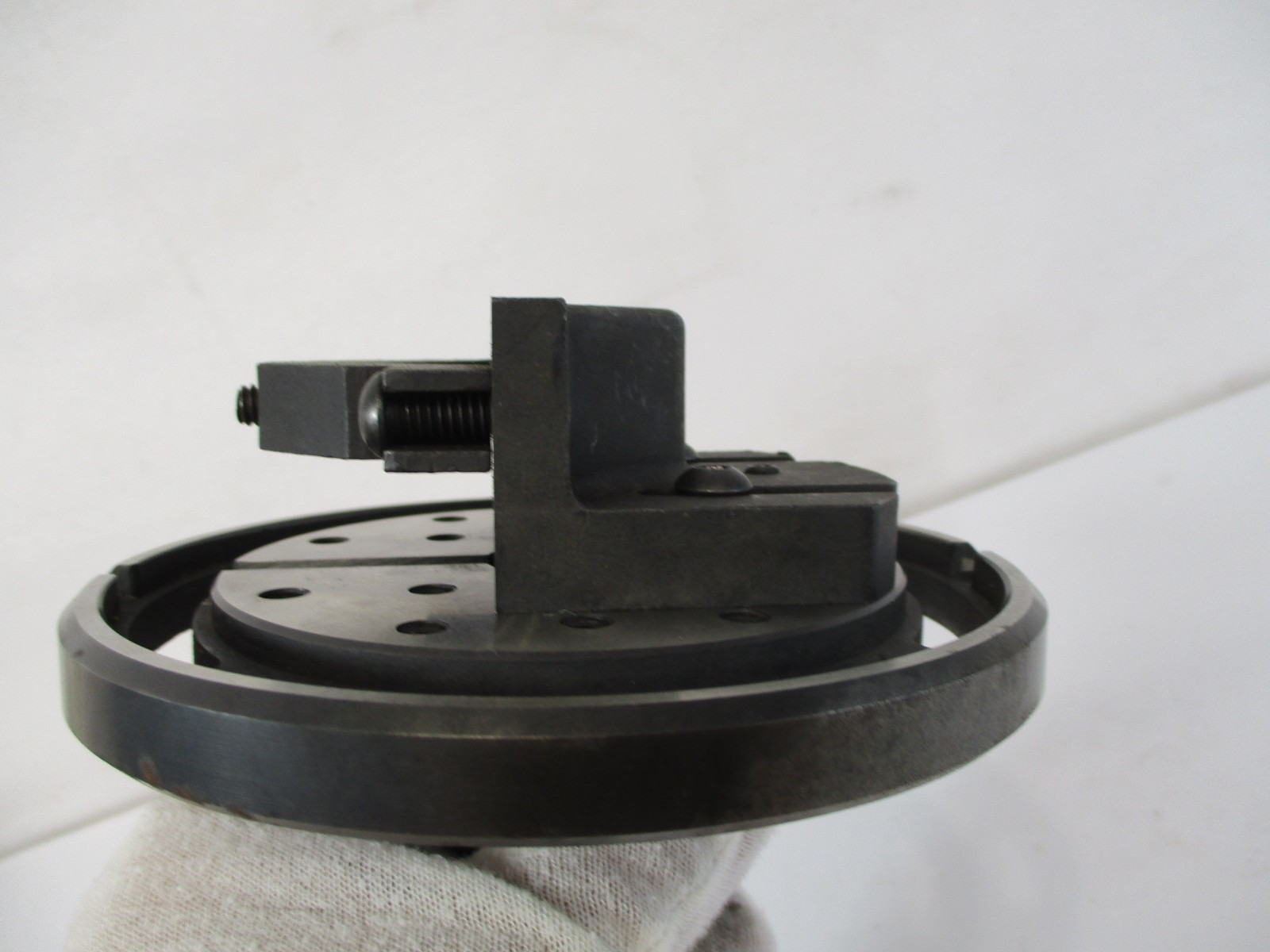 SIMCO Micro Grind Face Plate Assembly & Vee Block Mounted w/ 5C Mount in VGC