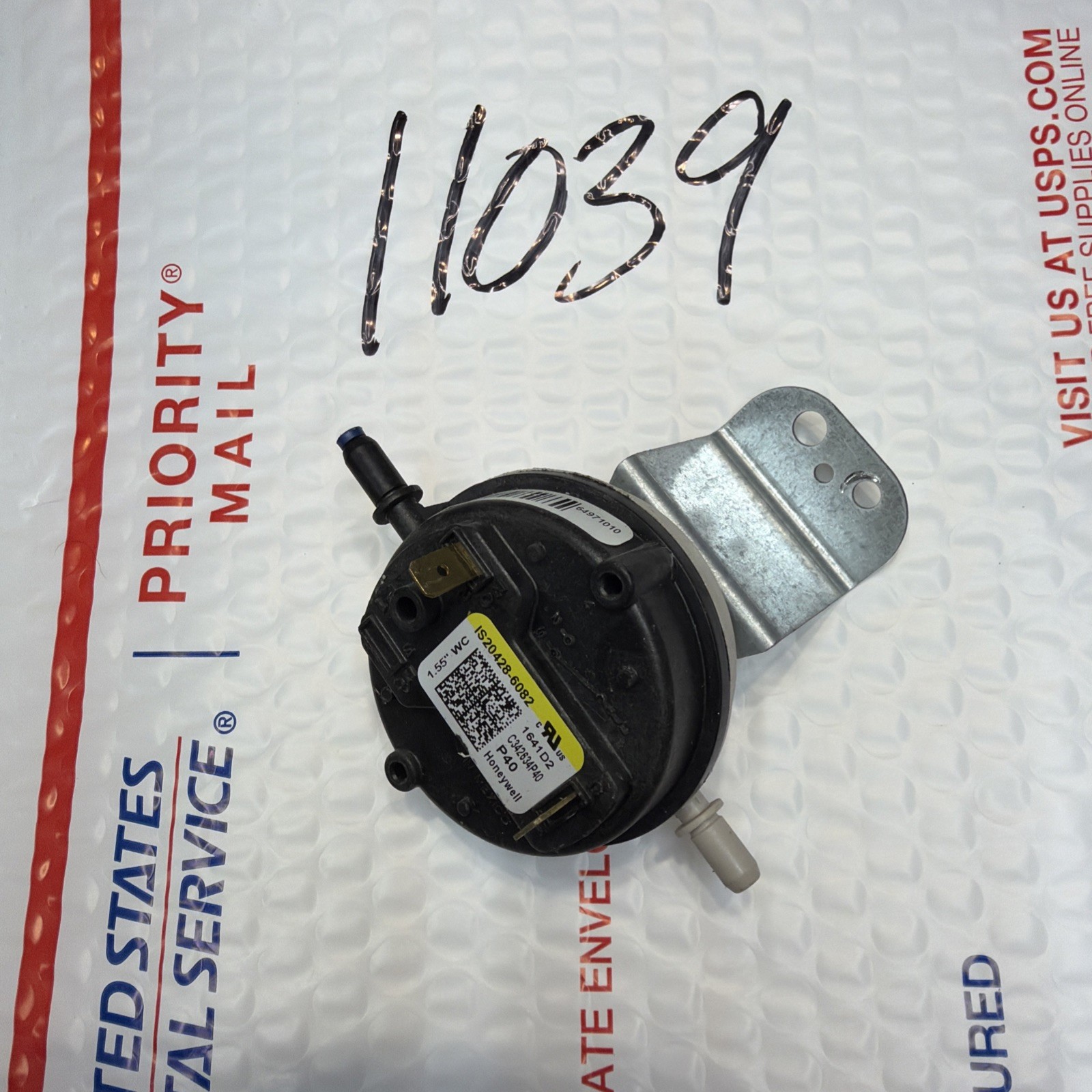 Honeywell C342634P40 Furnace Air Pressure Switch IS20428-6082