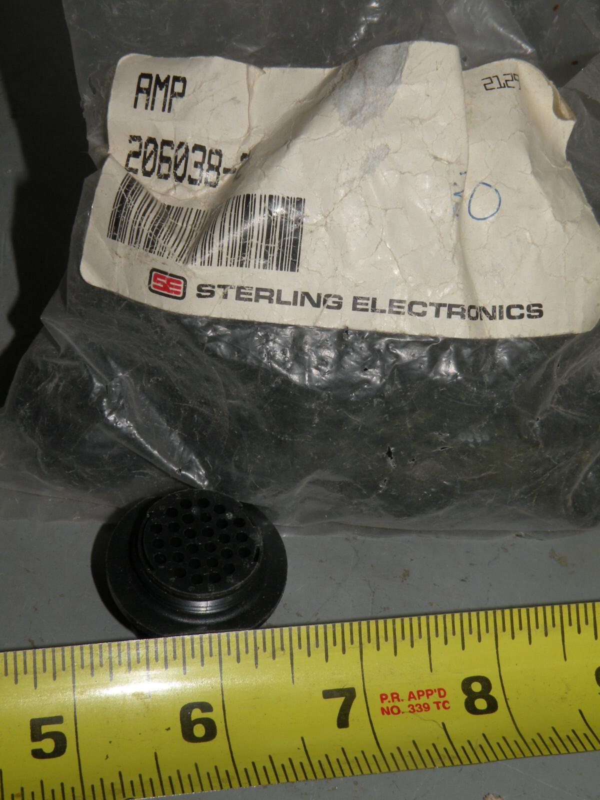 (1) 28 Position Circular Connector Receptacle Housing Free Hanging (In-Line)