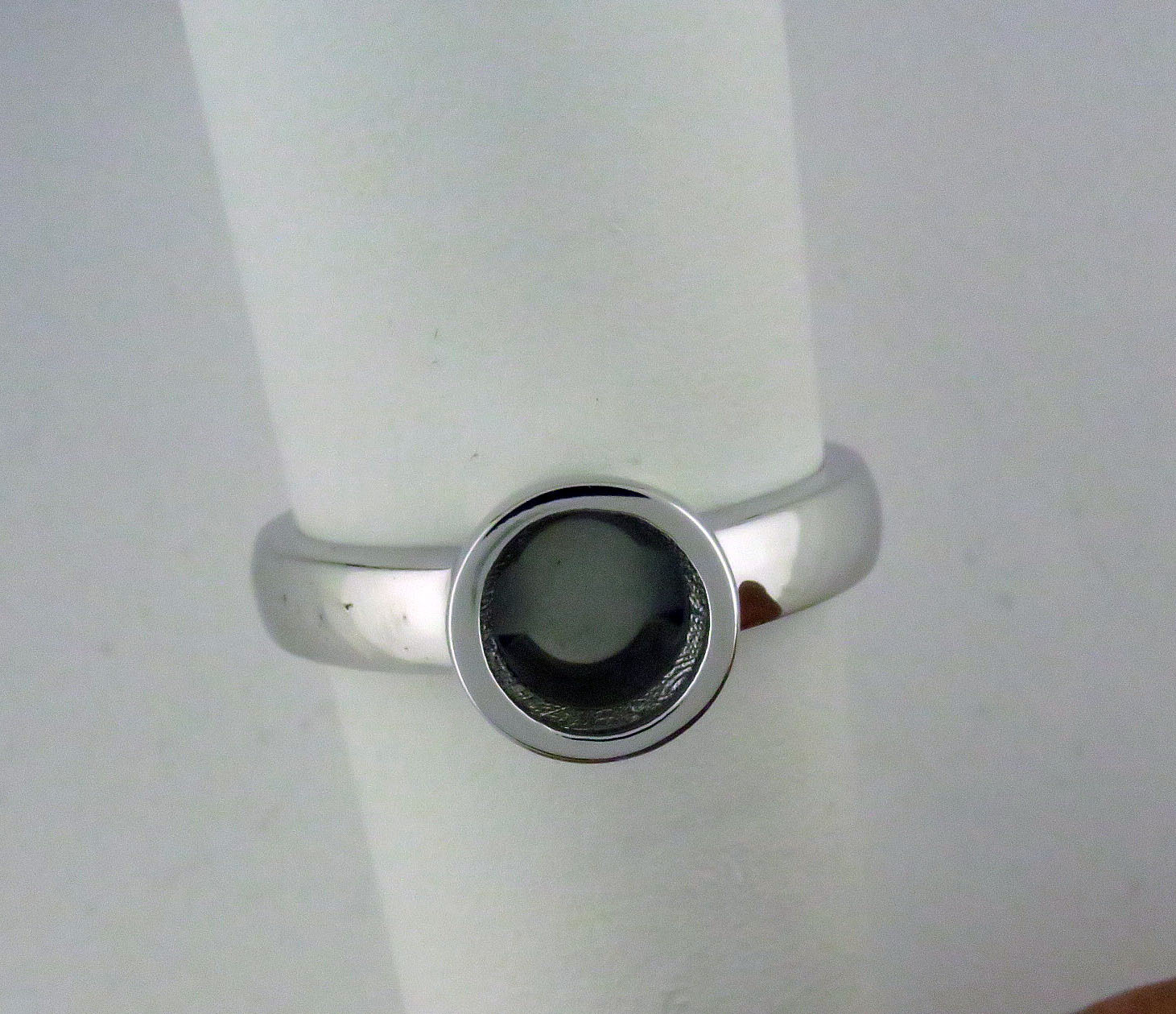 Full Bezel Ring For 1.5Carat 7.5mm Round Gem Stone 14k Solid white Gold