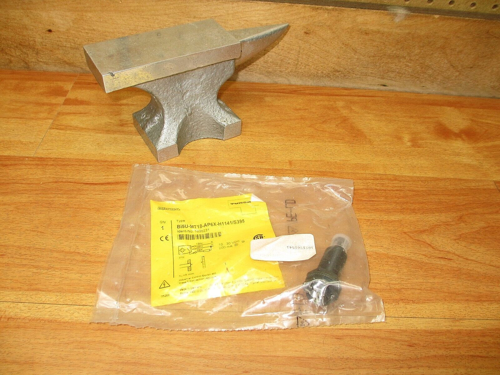 Turck Bi5U-MT18-AP6X-H1141/S395 *NEW* Proximity Switch Sensor 1635231