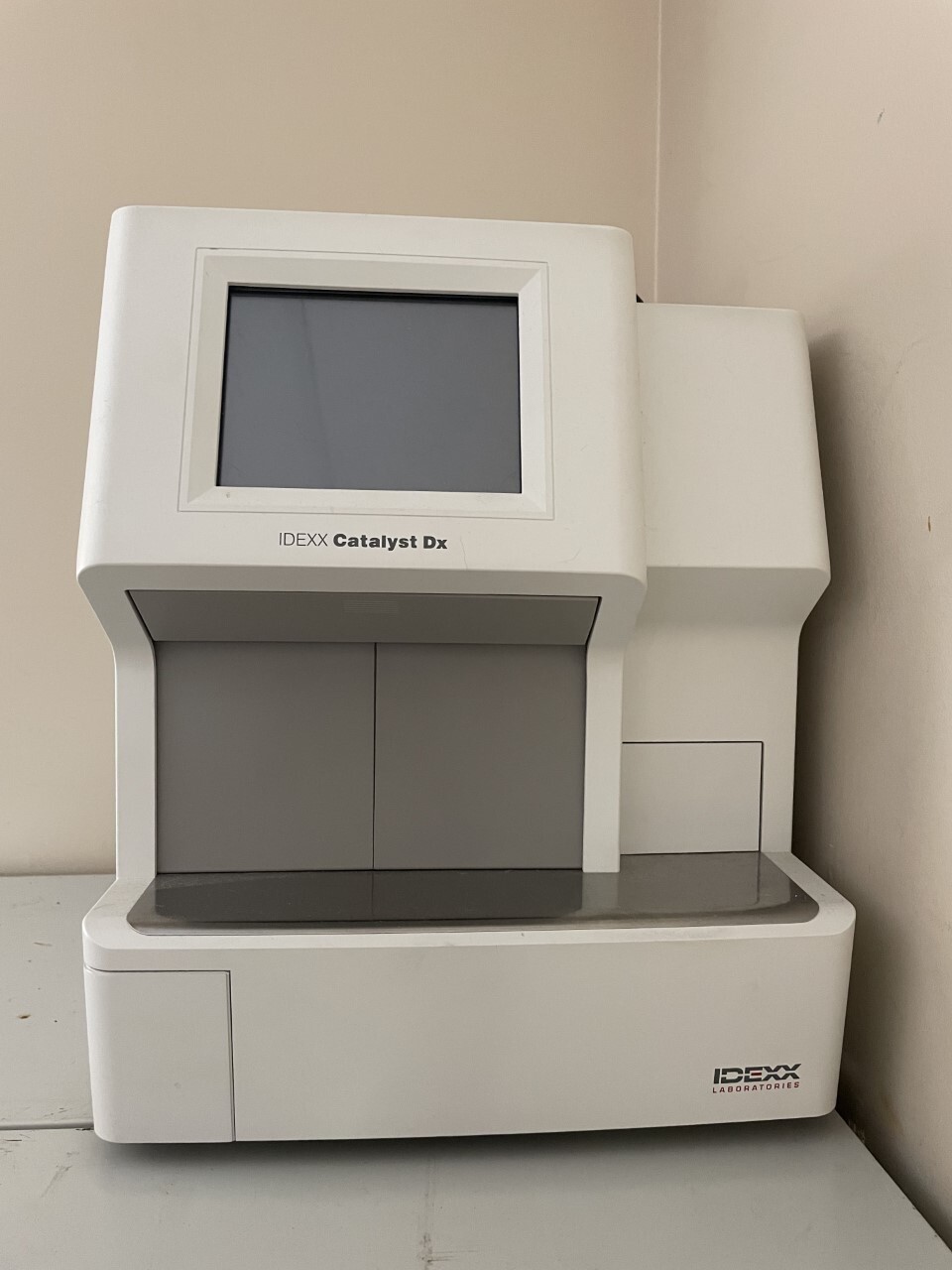 IDEXX Catalyst DX Vet Blood Analyzer 89-37997-02