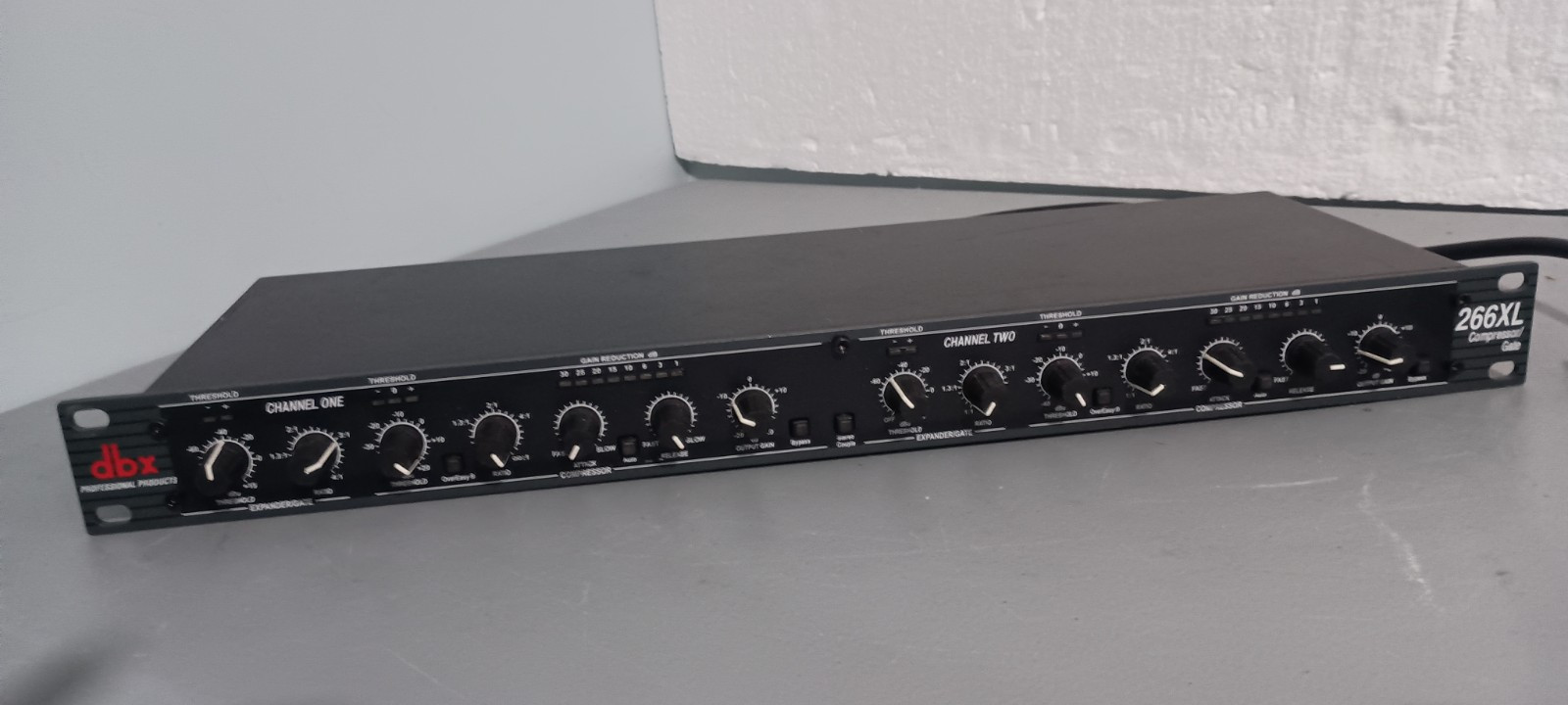 DBX 266XL Stereo Compressor/Gate Limiter 2-Channel Dynamics Processor