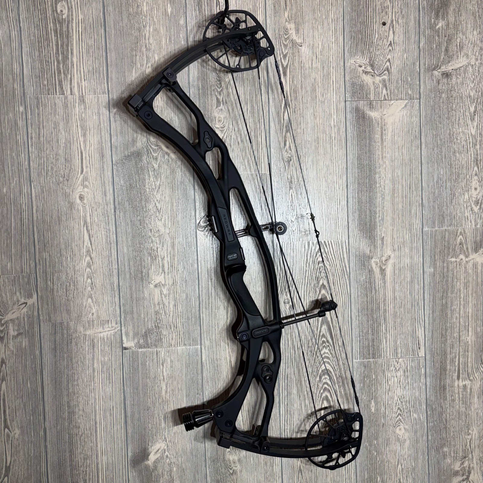 Used Hoyt RX-8 Ultra Black RH 60-70#