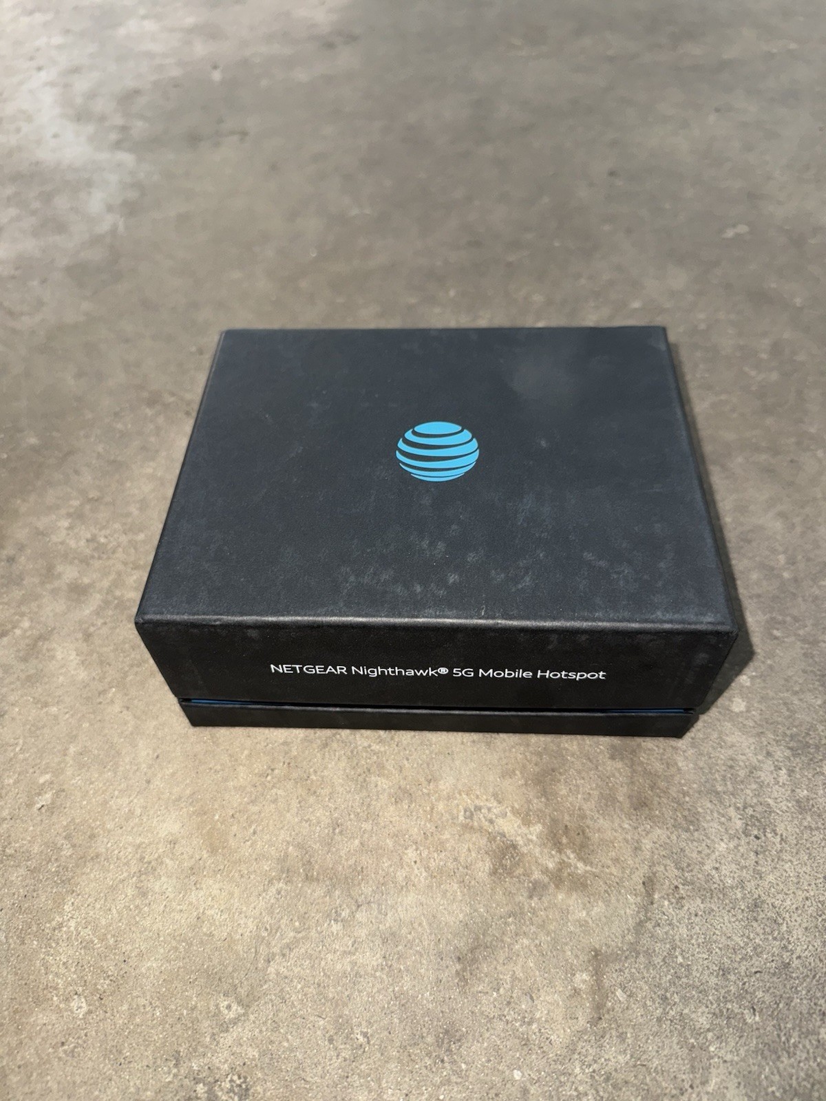 NetGear Nighthawk 5G MR5000 with OEM battery - AT&T