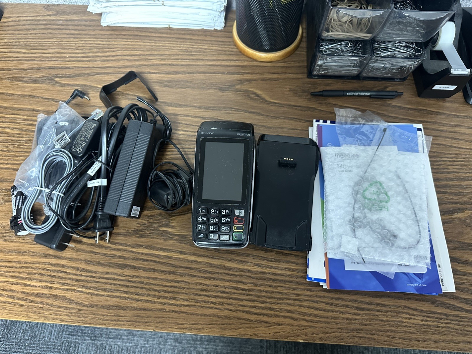 Ingenico Move 5000 w/ Base