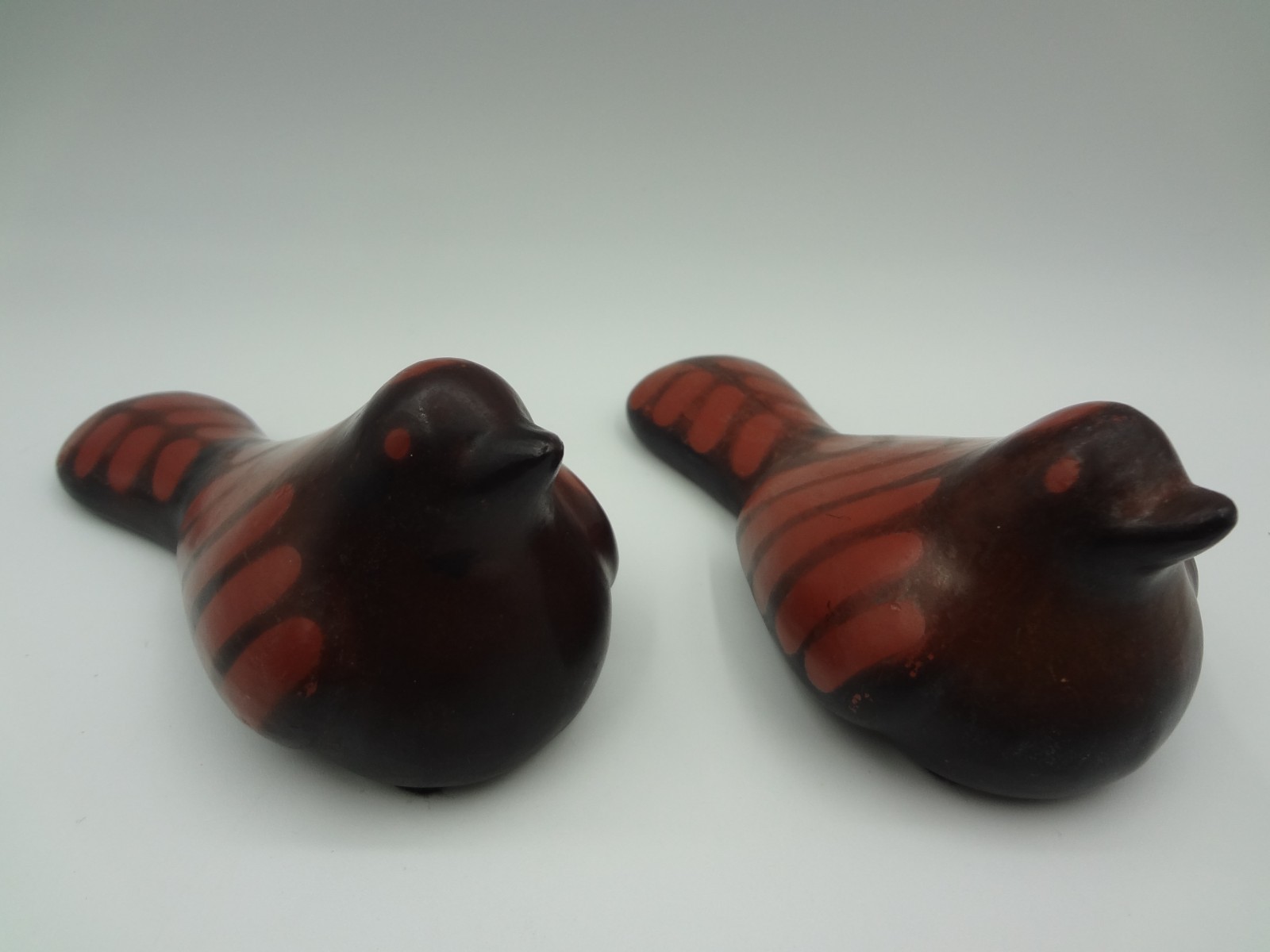 Chulucanas Peruvian Striped Bird Art Pottery - Ernesto V Sanchez