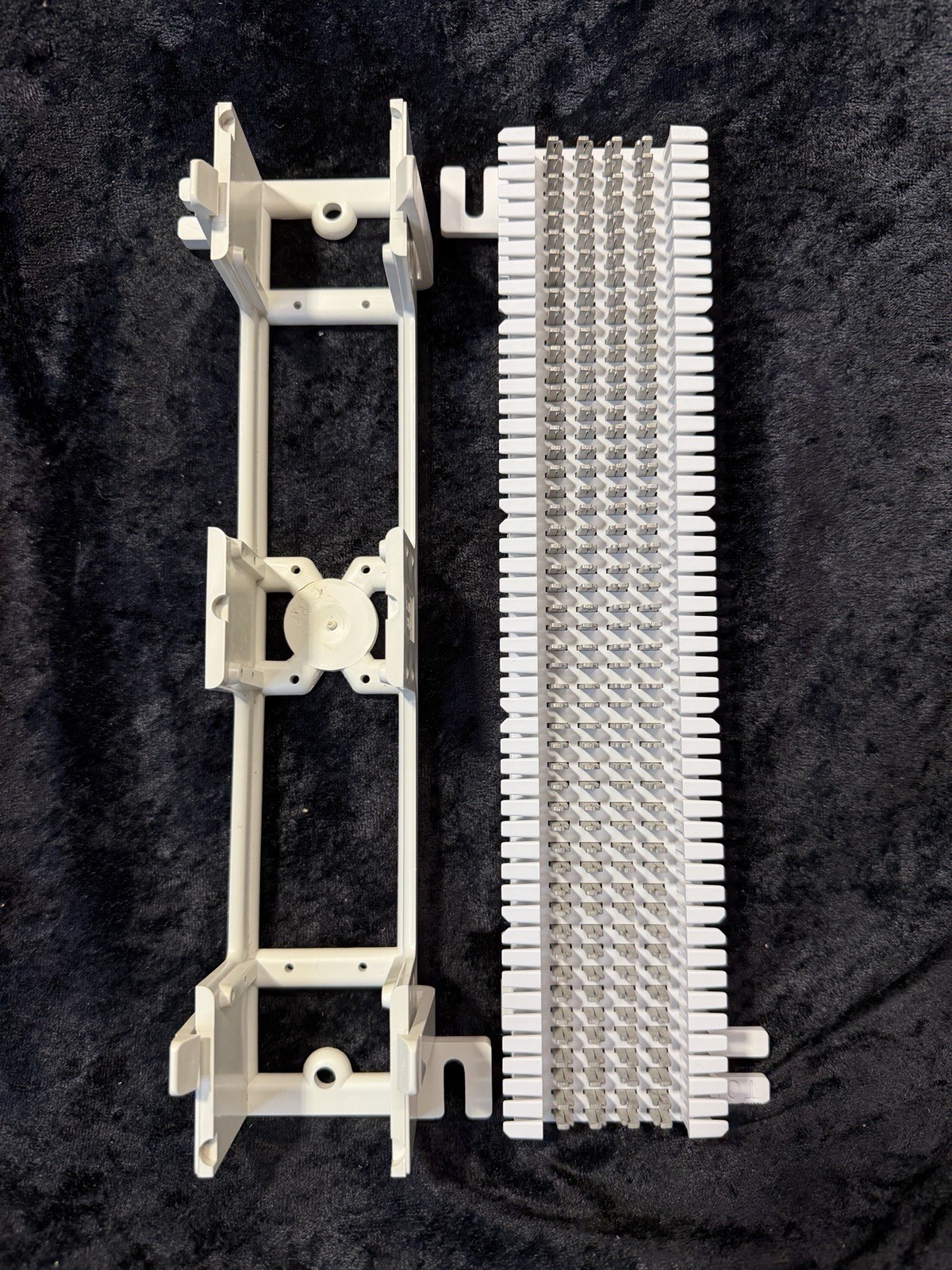 SIEMON S66M1-50 66 Punch Down 50 Pair Wiring Terminal Block w/ S89D Bracket