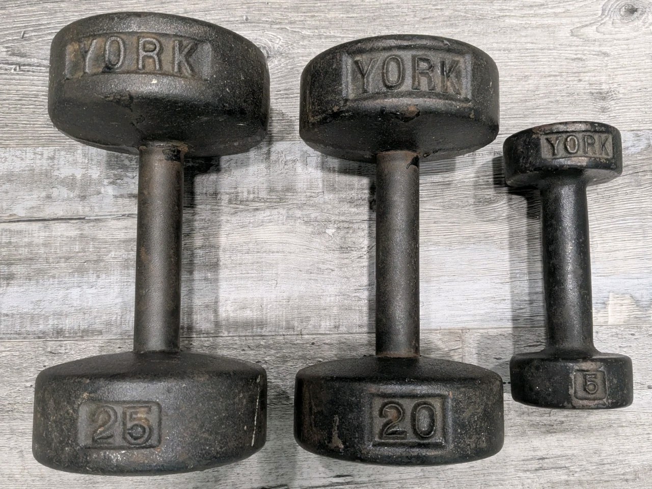 Vintage York Barbell Roundhead Cast Iron Dumbbells Partial Set 25/20/5 Singles