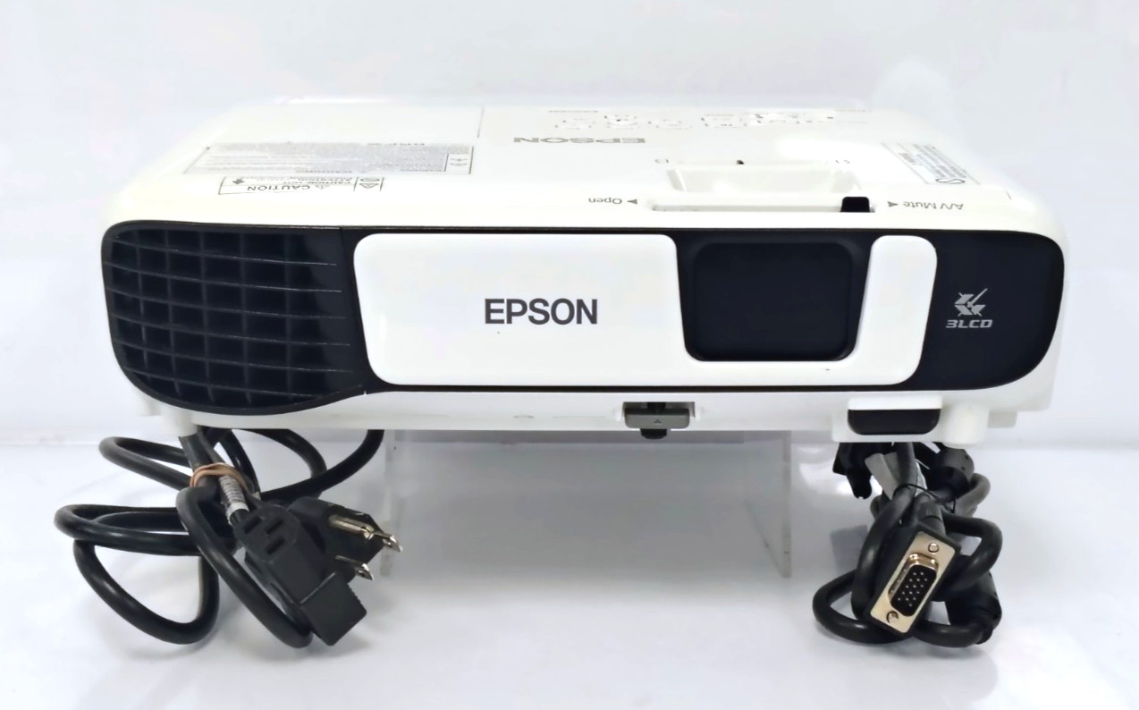 Epson EX5260 Wireless XGA 3LCD Projector 3600 Lumens - 3,123 Used Hours