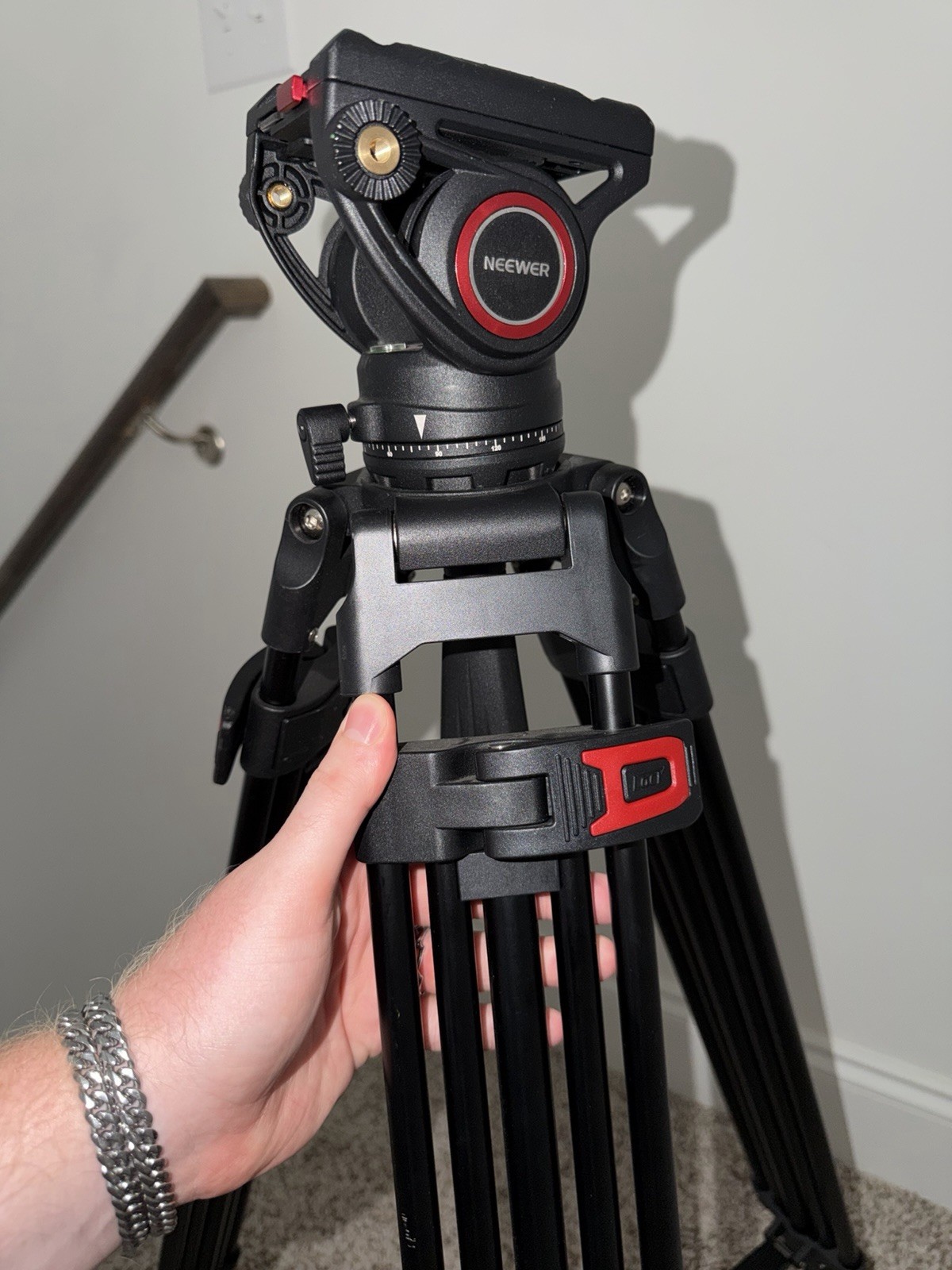 Neewer TP74 Pro 74" Aluminum Video Tripod with Fluid Head AMAZING CONDITION