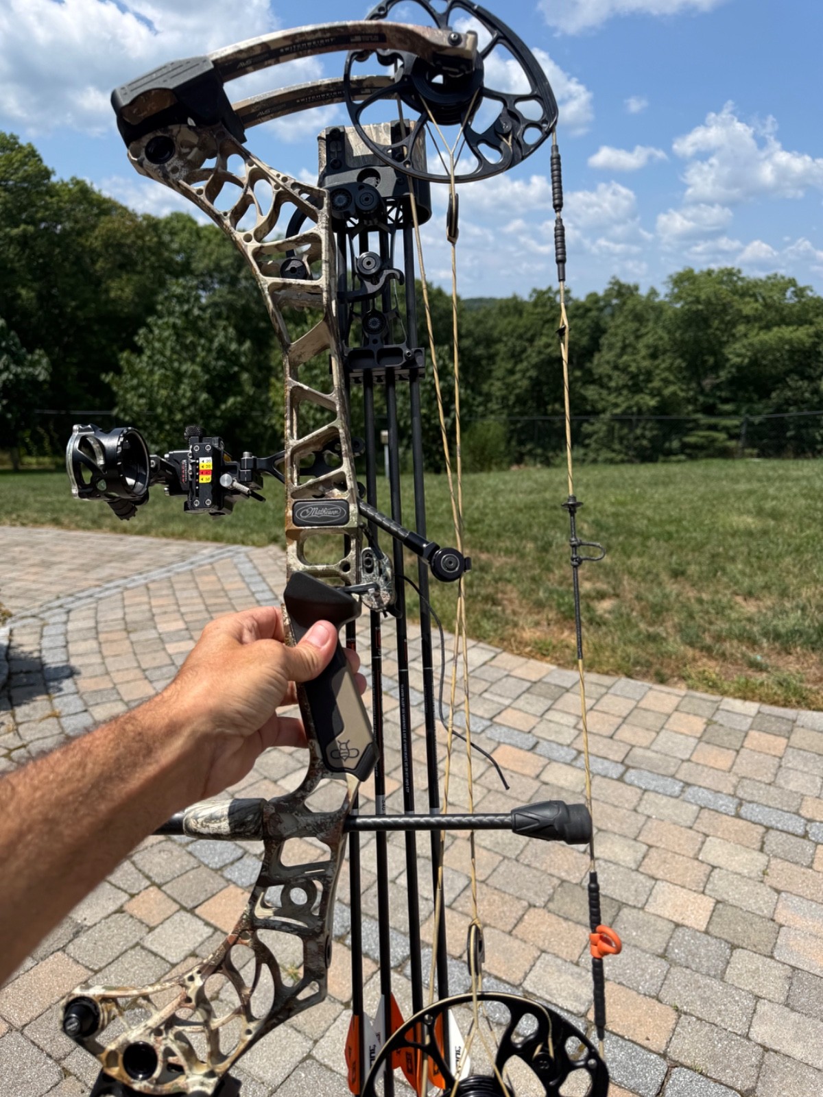 Mathews v3 27 compound bow