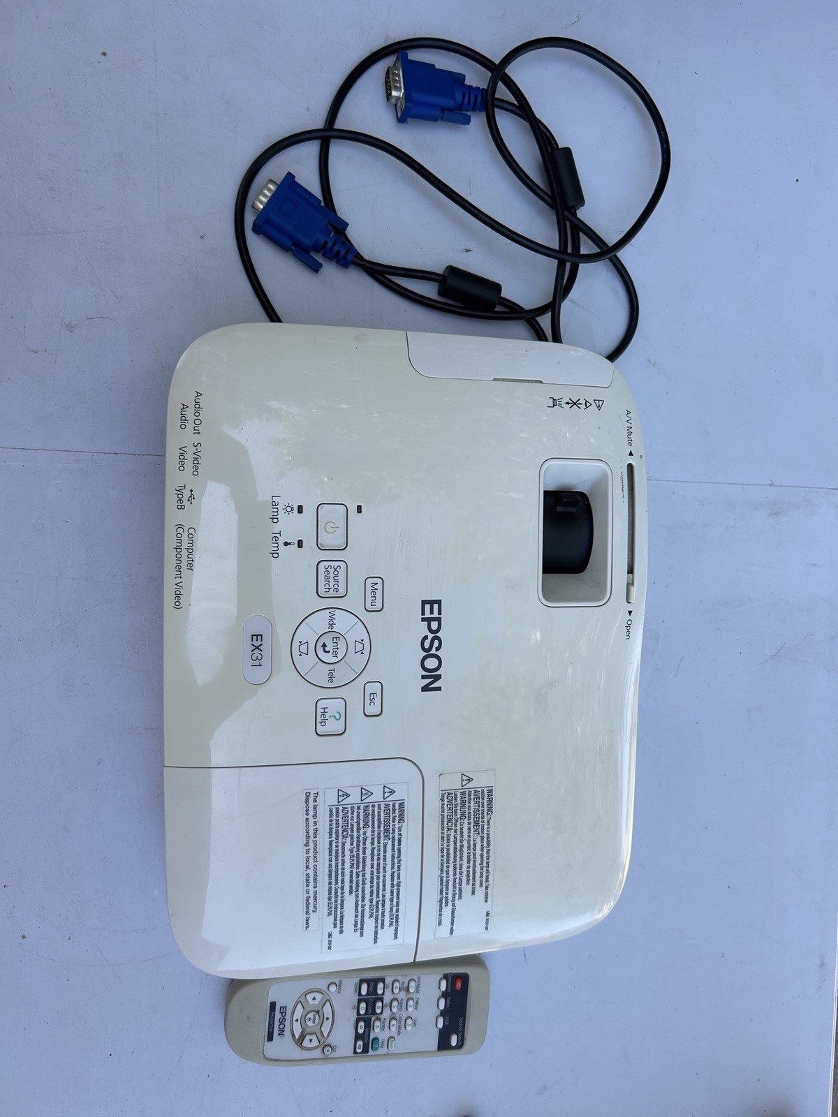 Epson lcd projector EX 31 Model: H309A Works Case includes