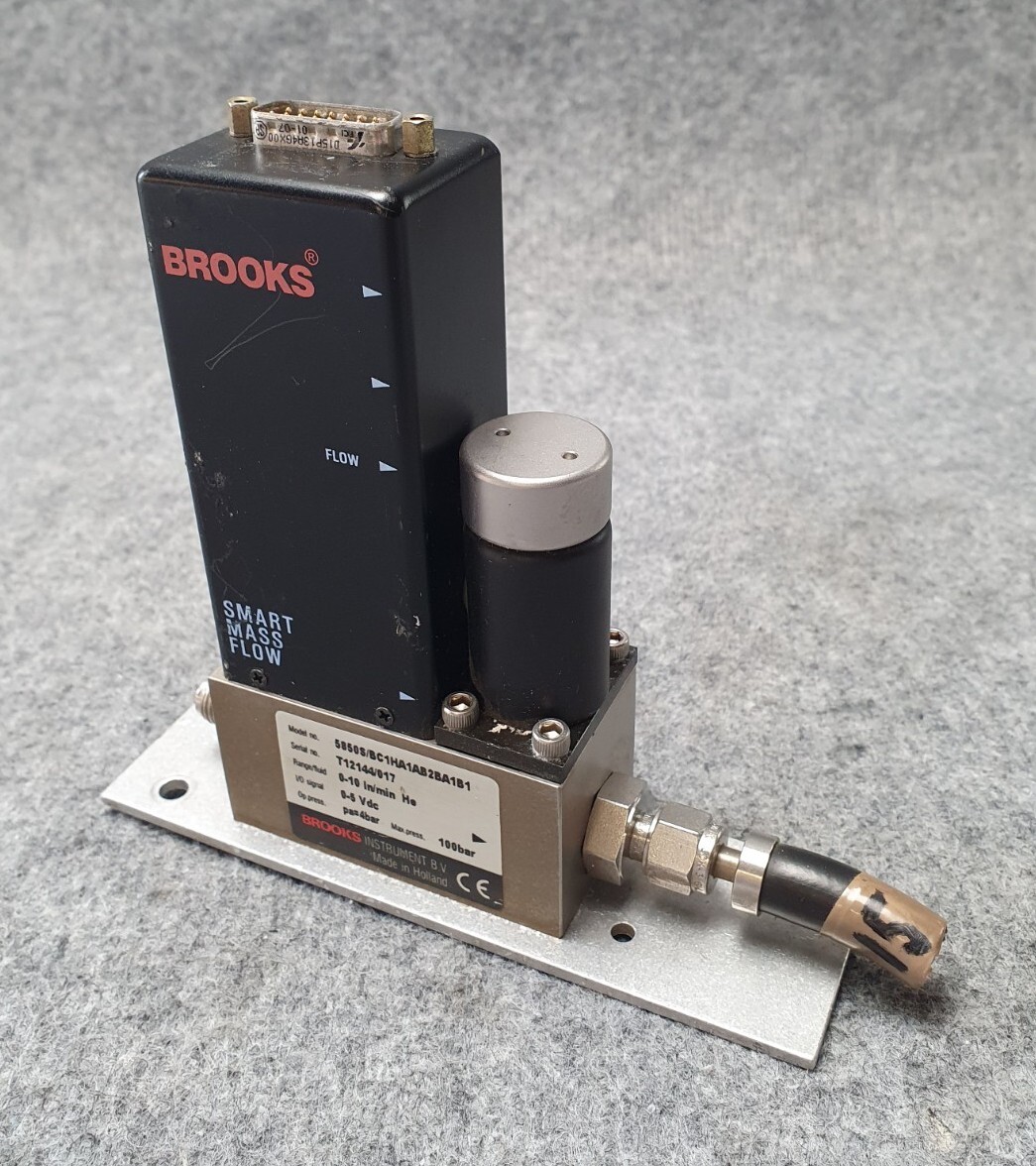 BROOKS INSTRUMENT 5850S / BC1HA1AB2BA1B1 SMART MASS FLOW
