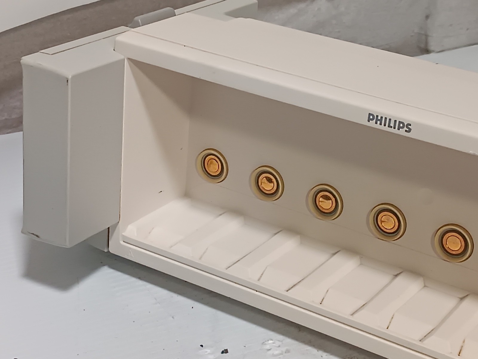 Philips M8048A 8-Rack Flexible Module Server with M8026-60002 Remote and Clamp