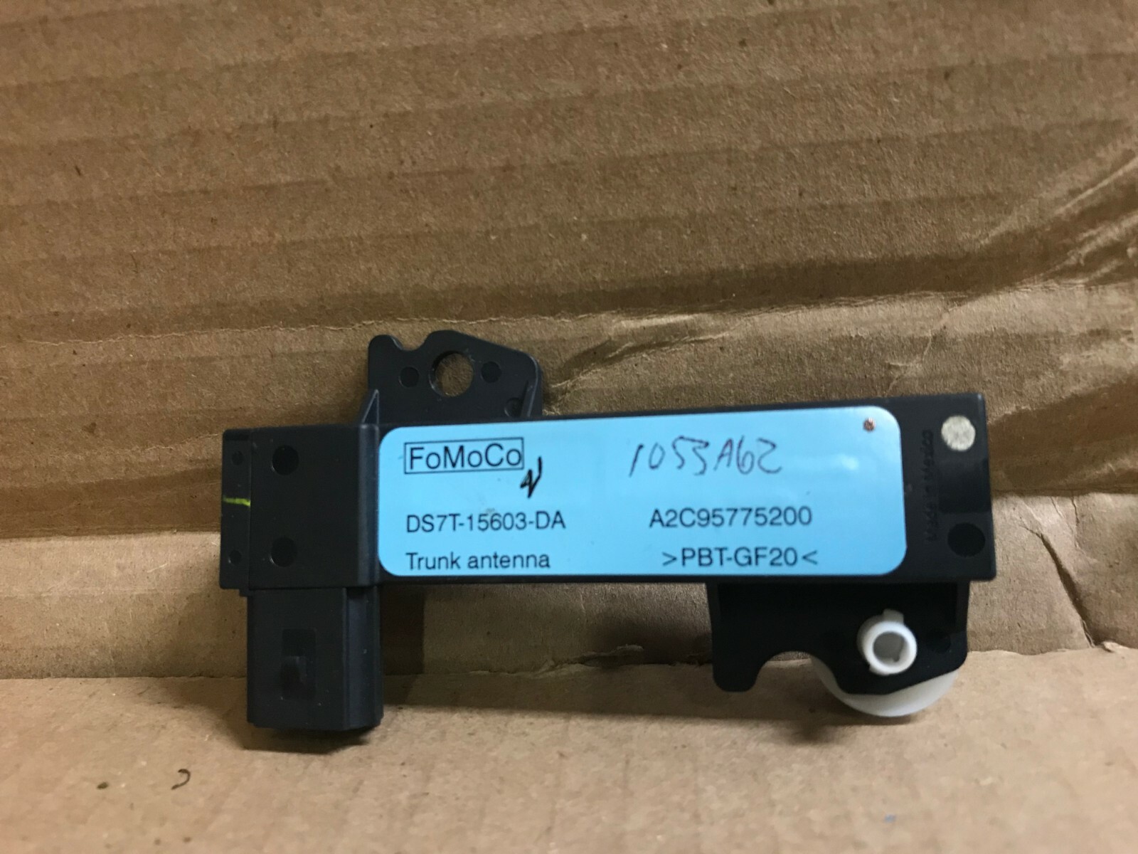 Ford DS7T-15603-DA Trunk Antenna Module NEW