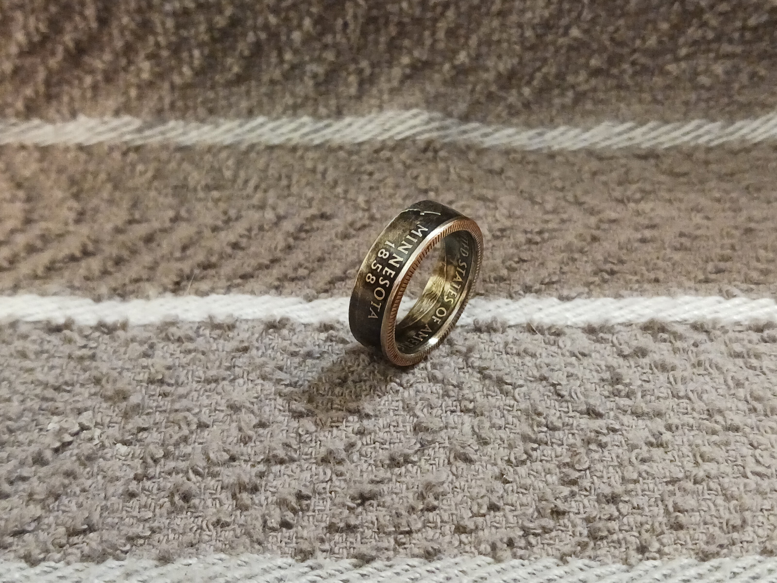 Minnesota Handcrafted Washington Quarters coin ring, size 6- 1/2  2005