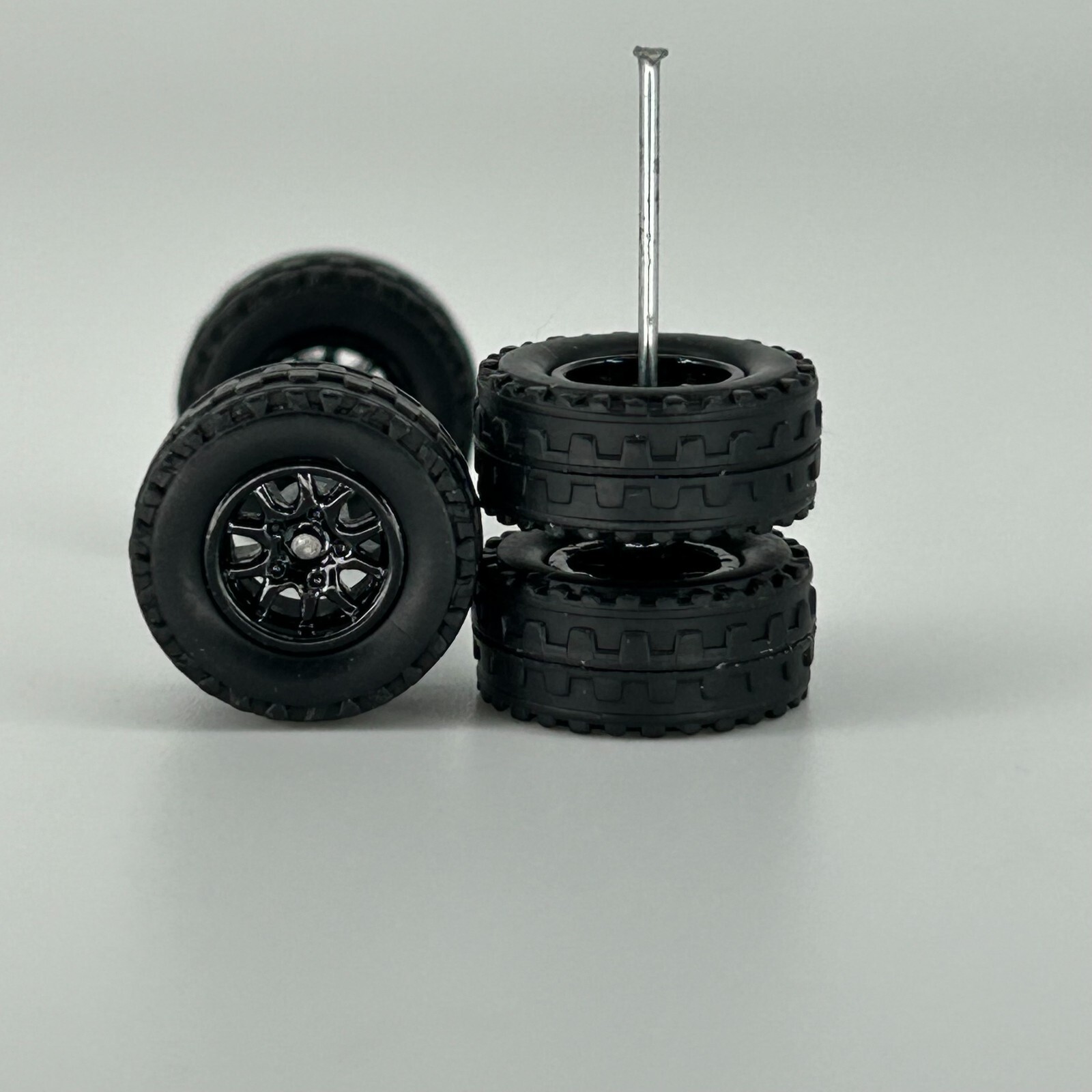 14mm 4x4 Truck Tire Sets - Black Blackwall 10 spoke for Hot Wheels